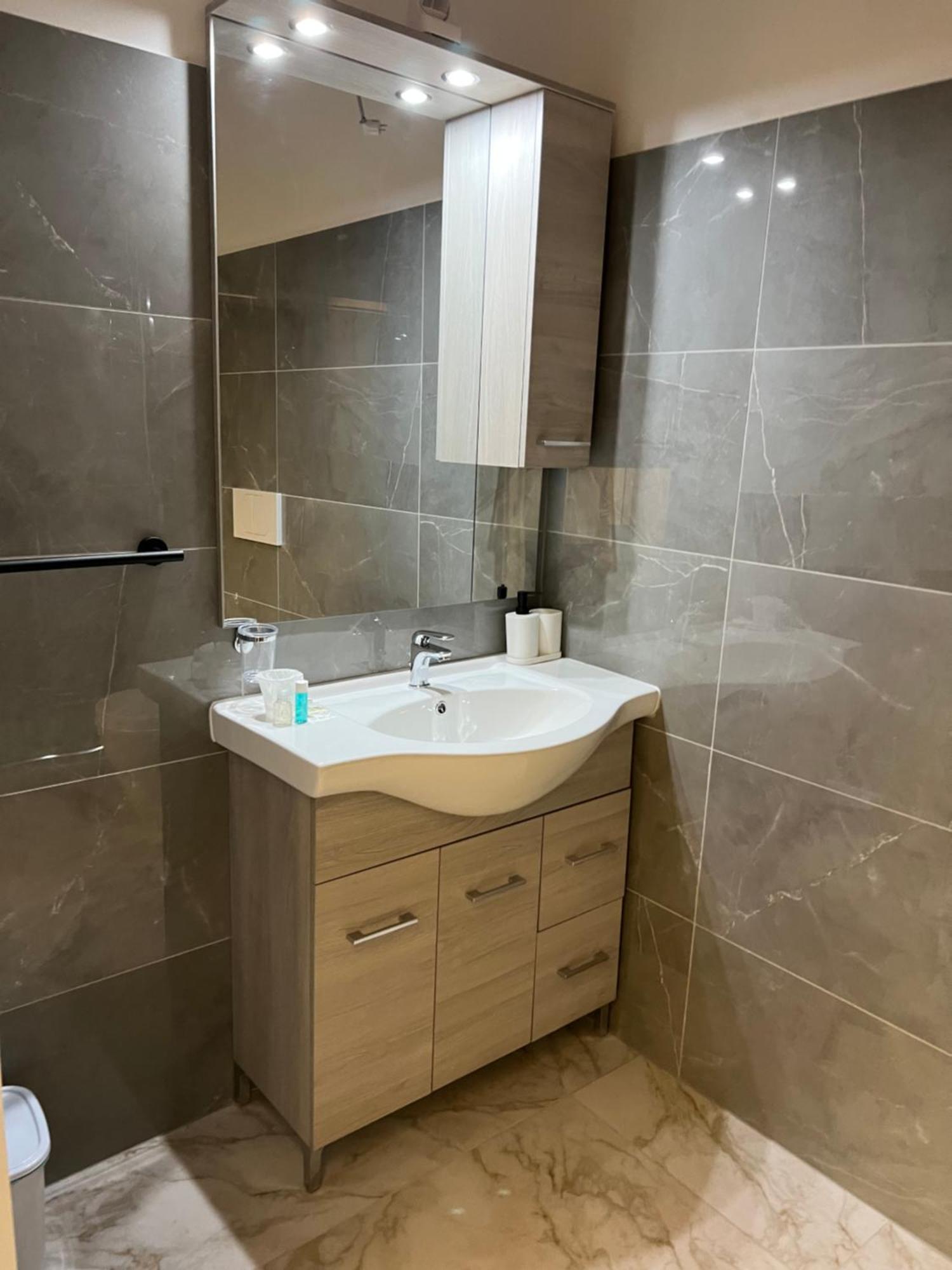 The Rock House Affittacamere Con Bagno Privato Piacenza Exterior photo