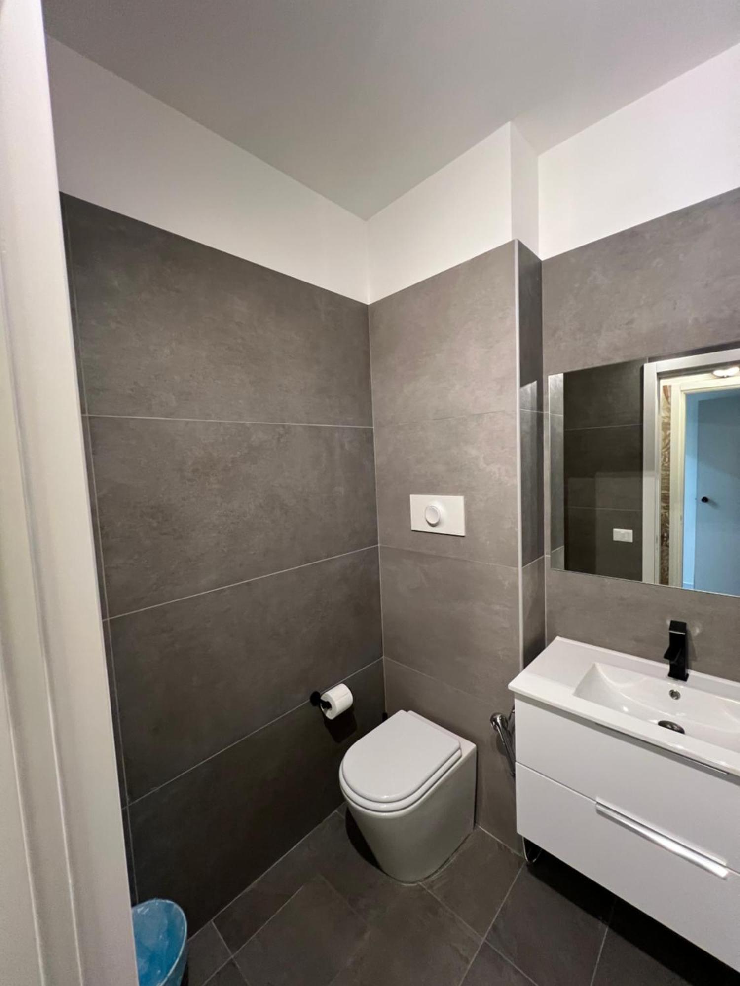 The Rock House Affittacamere Con Bagno Privato Piacenza Exterior photo