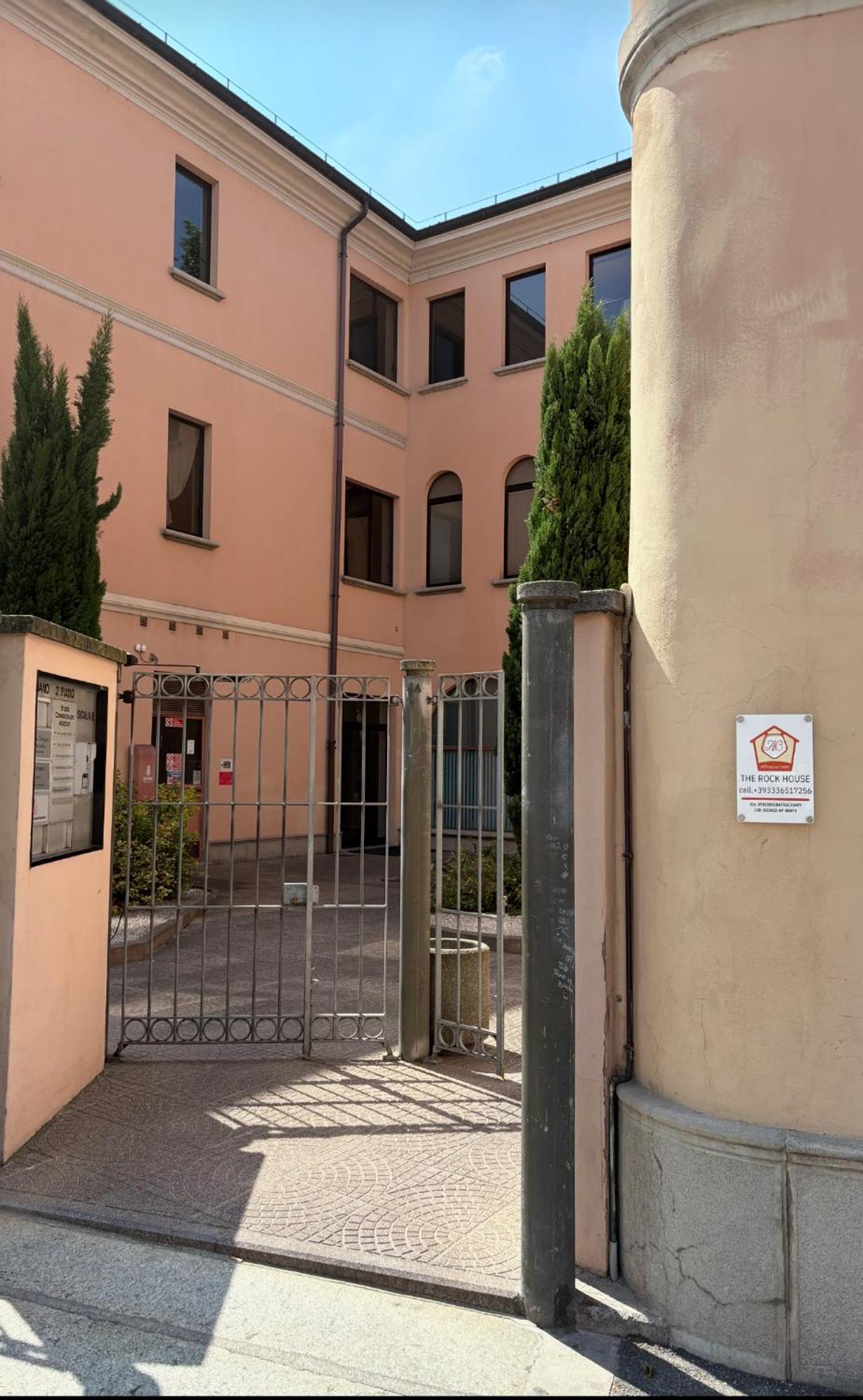 The Rock House Affittacamere Con Bagno Privato Piacenza Exterior photo